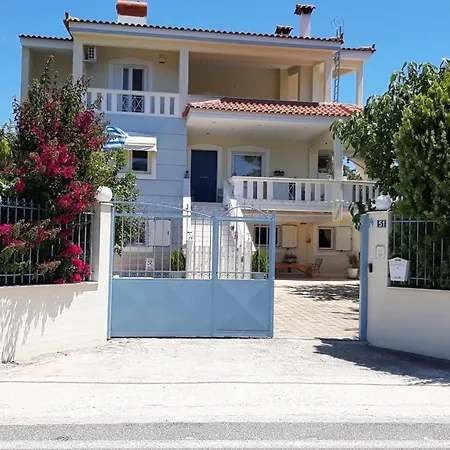 Iris-gogo House דירה